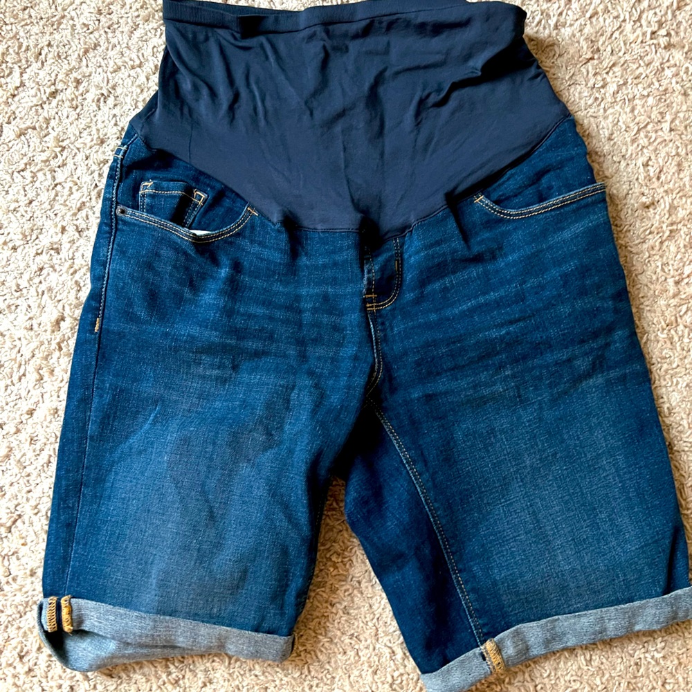 Old navy maternity shorts